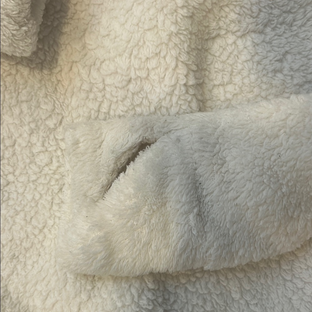 Cozy White Fleece Turtleneck Sweater Target Brand - Picture 4 of 5